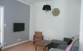 Modern City Center Location: Party, Sightsee, Rest